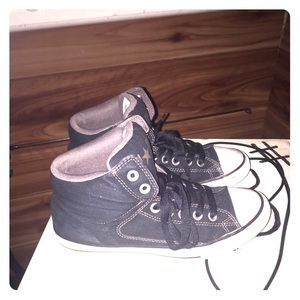 Converse Boys sneakers size 5.5